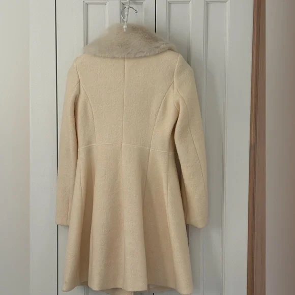 INC International Concepts Cream car-length coat with faux Fur Collar. SZ S - Picture 3 of 7